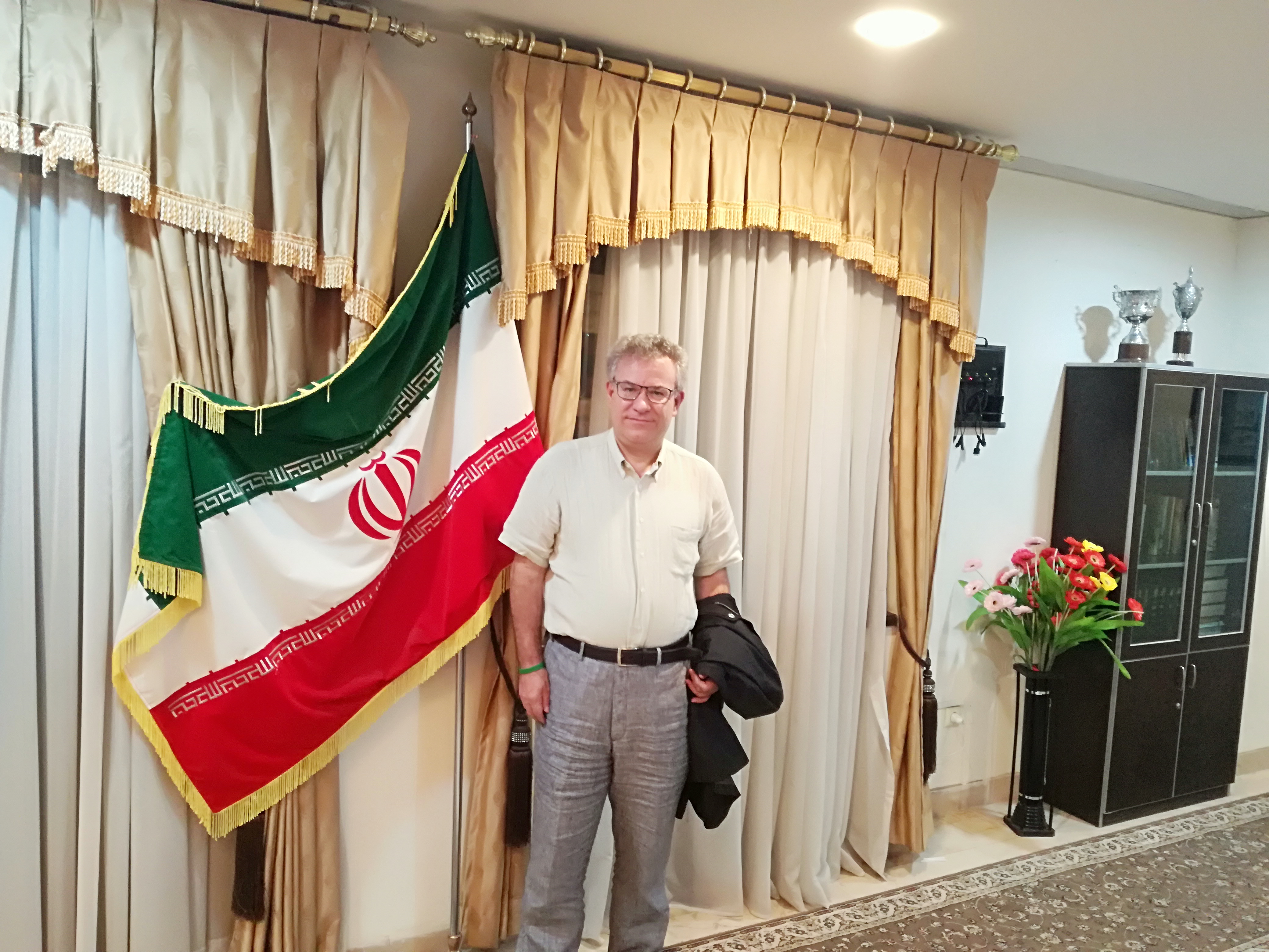 Lisa Servizi in Iran a spiegare la Behavior Based Safety Lisa Servizi in Iran a spiegare la Behavior Based Safety