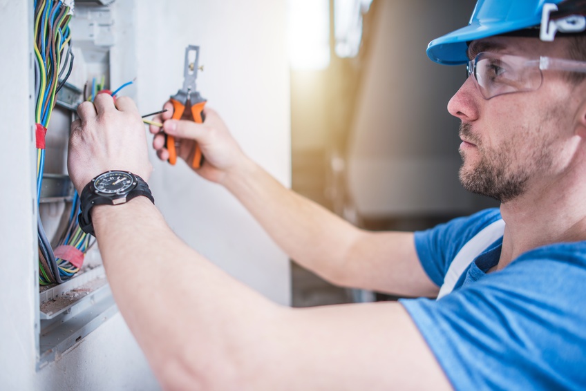 Lavori elettrici nuova CEI 11-27 IV edizione Lavori elettrici nuova CEI 11-27 IV edizione