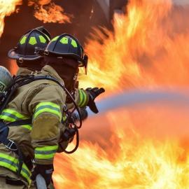 La gestione del rischio incendio: i nuovi decreti di settembre 2021 e l’applicazione. La gestione del rischio incendio: i nuovi decreti di settembre 2021 e l’applicazione.
