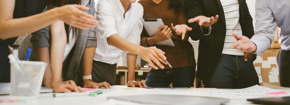 lavoratori in riunione