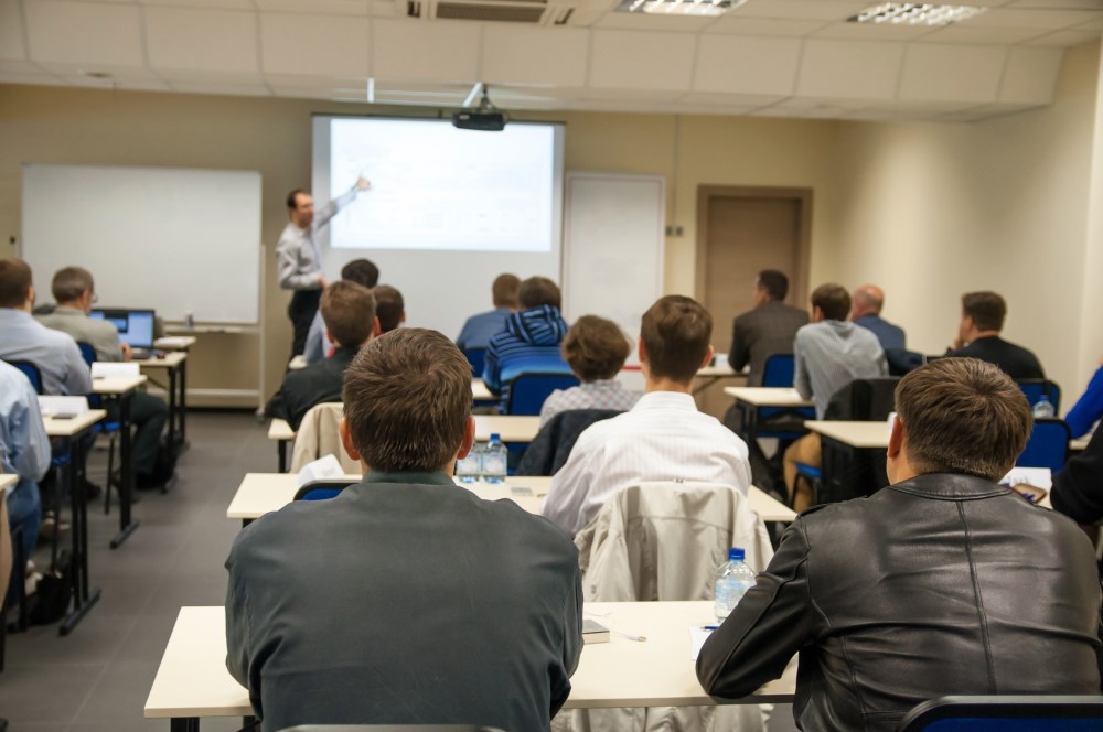 Formazione in ambito sicurezza in aula con video