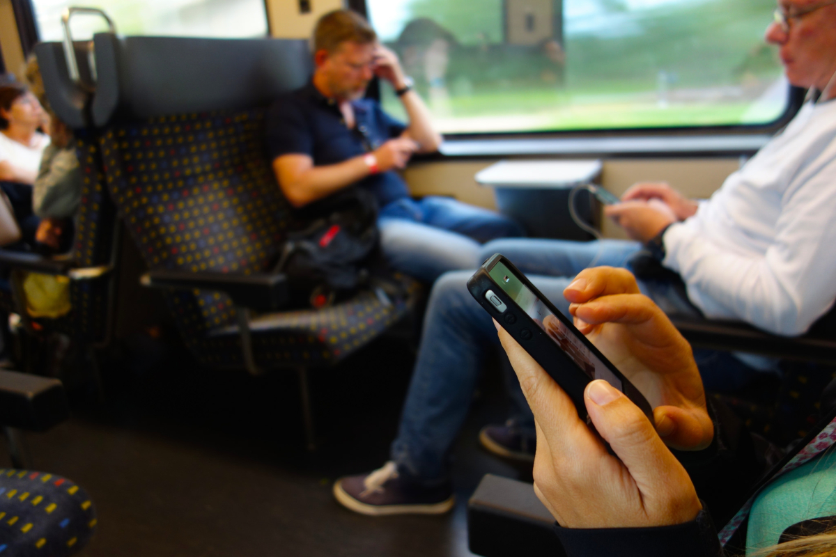 disconnessione-dai-social-oltre-lorario-di-lavoro
